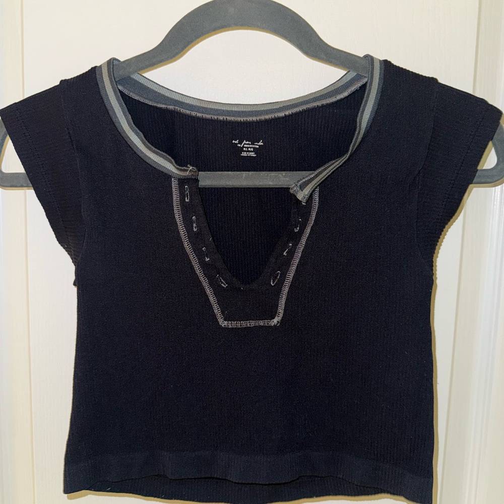 Urban Outfitters Black Short Sleeve Notch Neck Knit Top